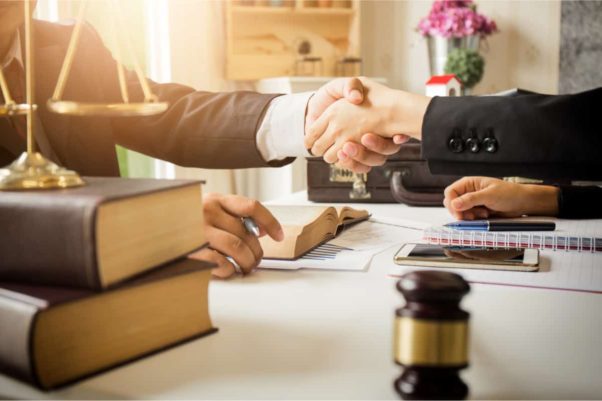 Hiring a Divorce Lawyer